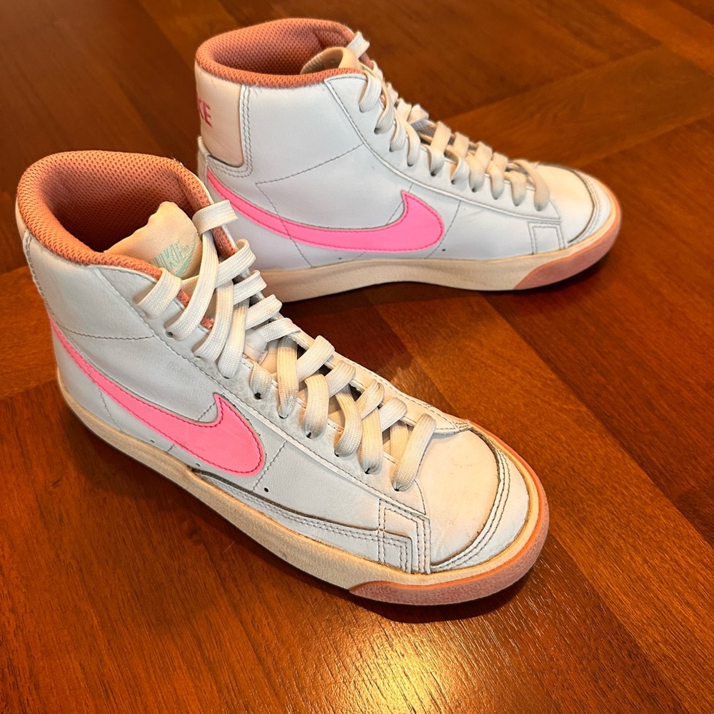 Nike kids’ grade school blazer mid 77 shoes